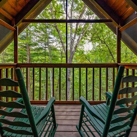 Gypsy Road - Privacy! Log Cabin With Hot Tub, Wifi, Directv And Arcade Севьервилл Экстерьер фото