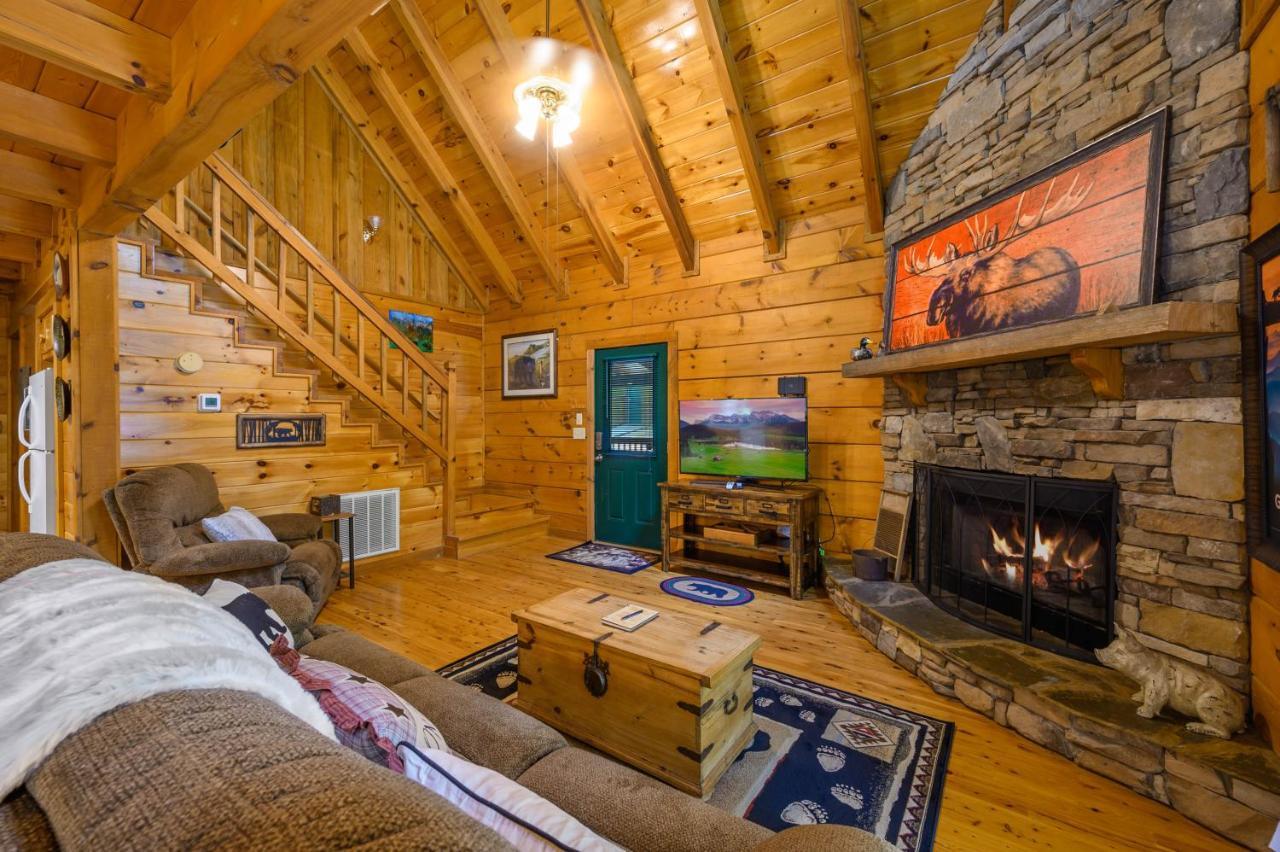 Gypsy Road - Privacy! Log Cabin With Hot Tub, Wifi, Directv And Arcade Севьервилл Экстерьер фото