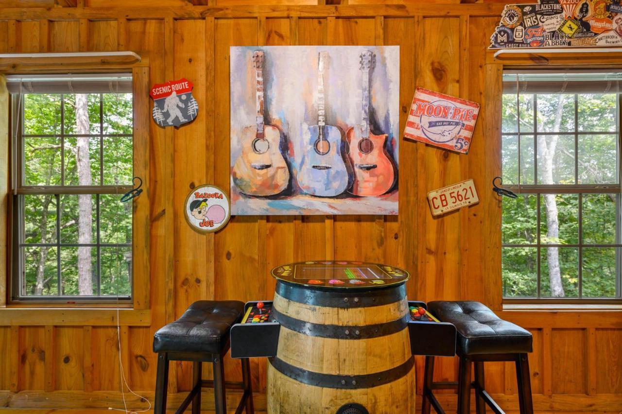 Gypsy Road - Privacy! Log Cabin With Hot Tub, Wifi, Directv And Arcade Севьервилл Экстерьер фото