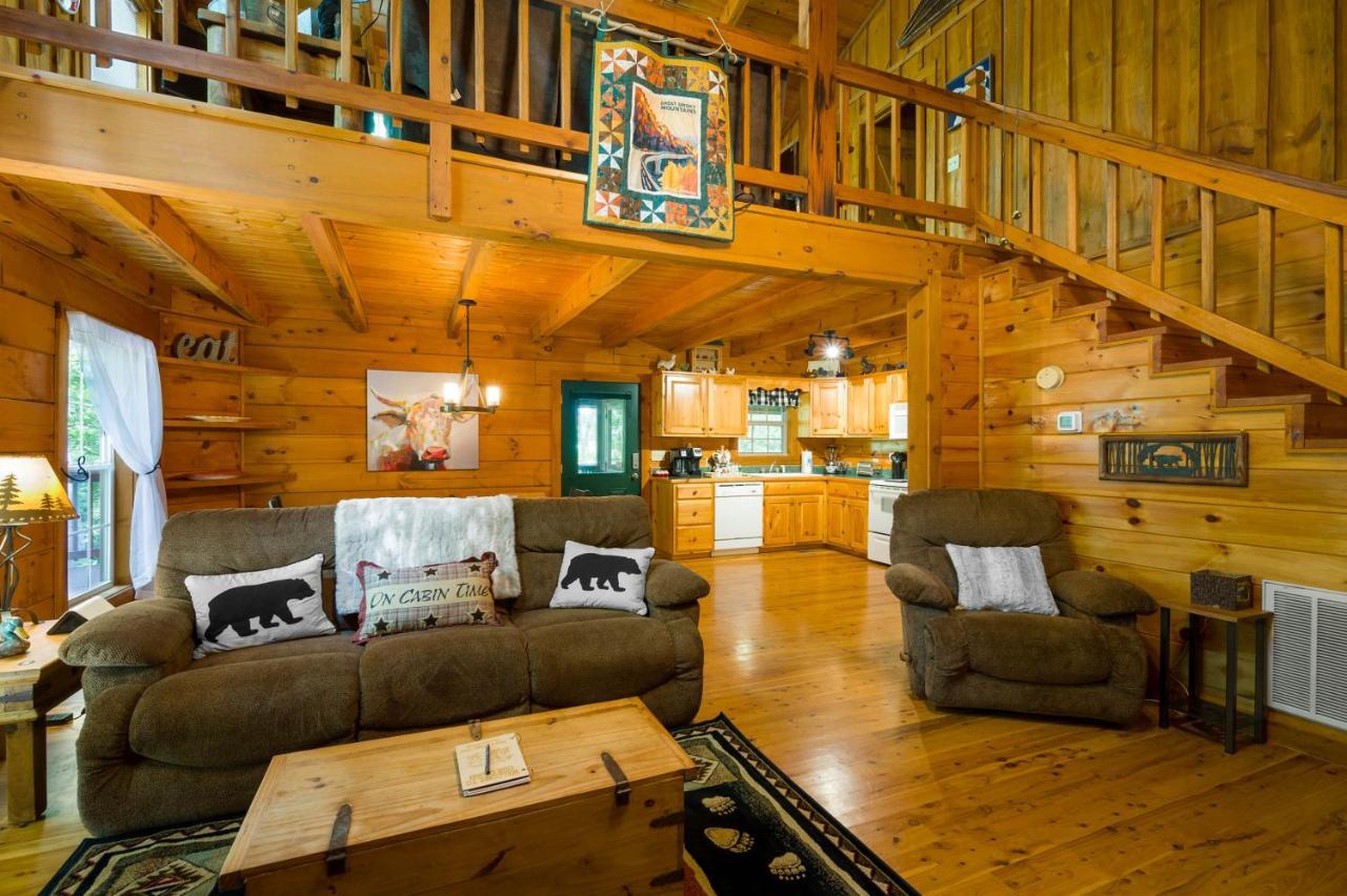 Gypsy Road - Privacy! Log Cabin With Hot Tub, Wifi, Directv And Arcade Севьервилл Экстерьер фото