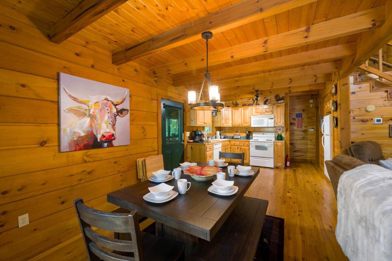 Gypsy Road - Privacy! Log Cabin With Hot Tub, Wifi, Directv And Arcade Севьервилл Экстерьер фото